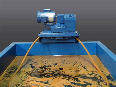 Oil Skimmer .